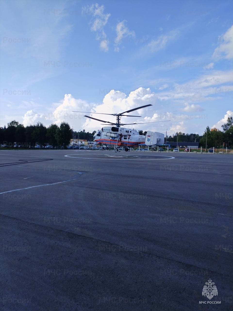 Вертолет санавиации экстренно доставил мужчину в областную клиническую больницу Твери