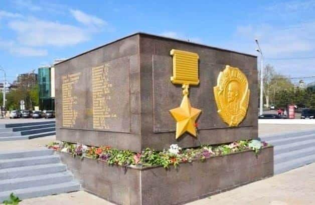 Бесславные ублюдки убивают Одессу