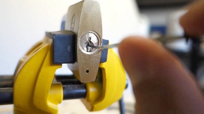 Как вытащить обломок ключа из замка ключ в замке,мастер на все руки,полезные советы