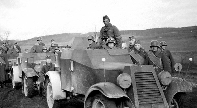 Maschinengewehrkraftwagen Sd.Kfz.13 «Adler» 