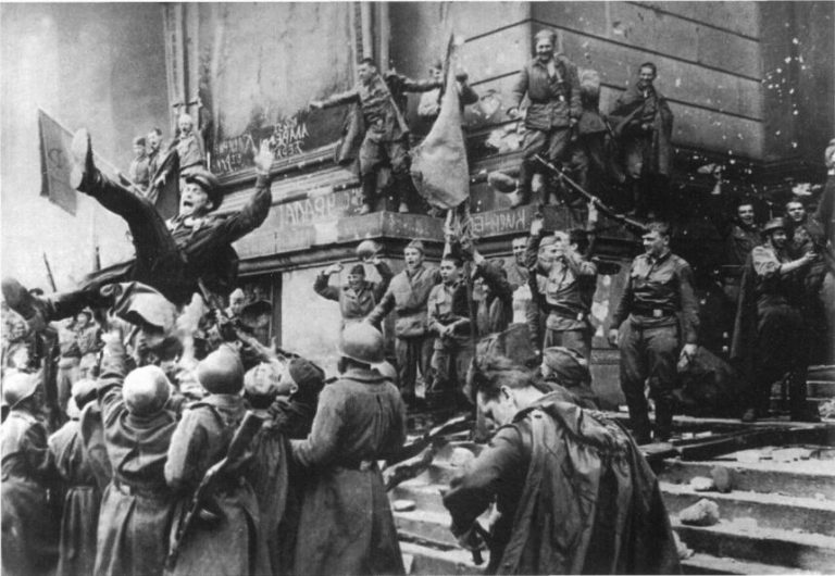 Победная «вечеринка» 9 мая: чем советские военачальники поразили американцев жизнь,история,факты