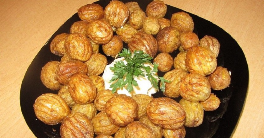 Картофель с чесноком «Орешки»: максимально простое и красивое блюдо