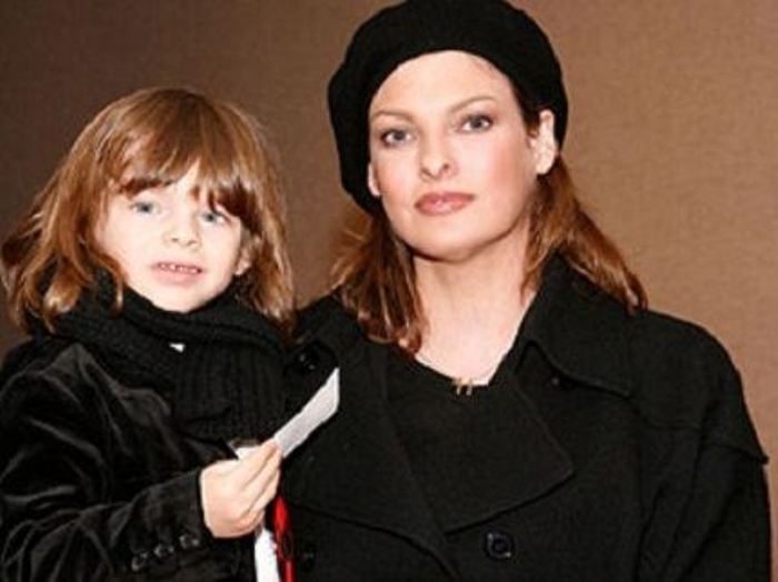 Почему Линда Евангелиста изменилась до неузнаваемости Почему Линда Евангелиста изменилась до неузнаваемости