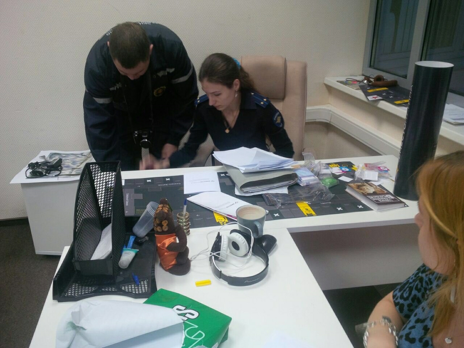 офис фсб. досмотр осужденных. обыск работника. обыск работника. осмотр помещения.