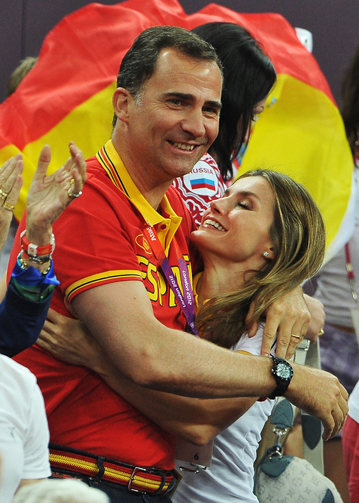 Принц Фелипе и принцесса Летиция на полуфинальном матче баскетбола между сборными Испании и России в 14-й день Олимпийских игр 2012 года в Лондоне