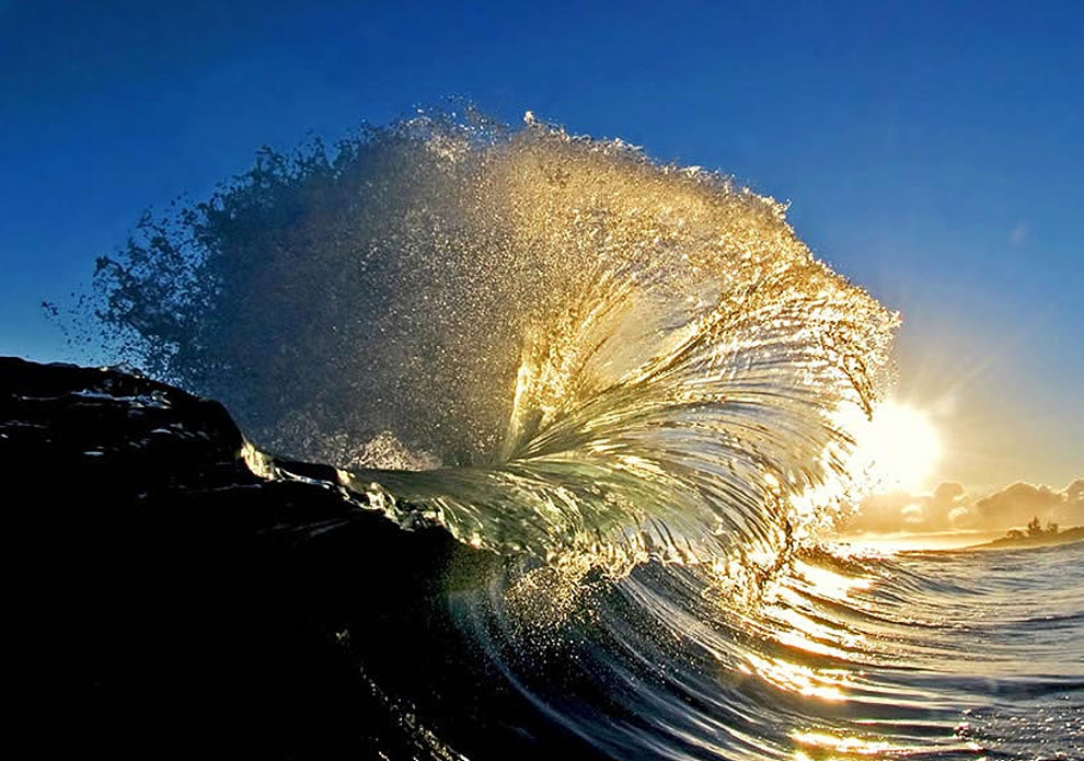 Солнце на гребне. Кларк Литтл фотограф волны. Красота моря. Море волны красота. Красивые волны.