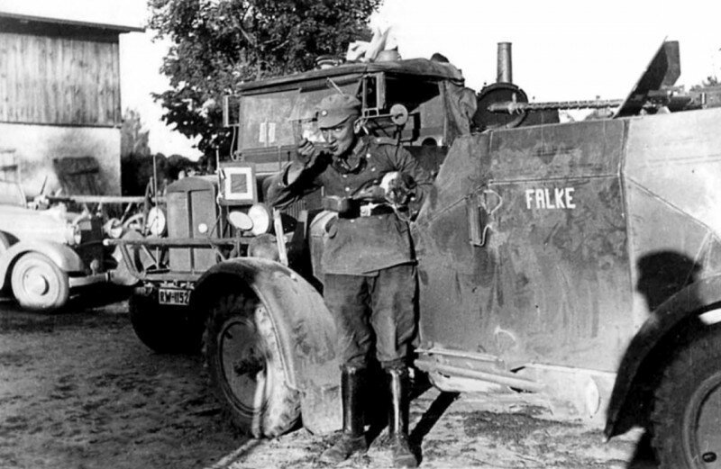 Maschinengewehrkraftwagen Sd.Kfz.13 «Adler» 