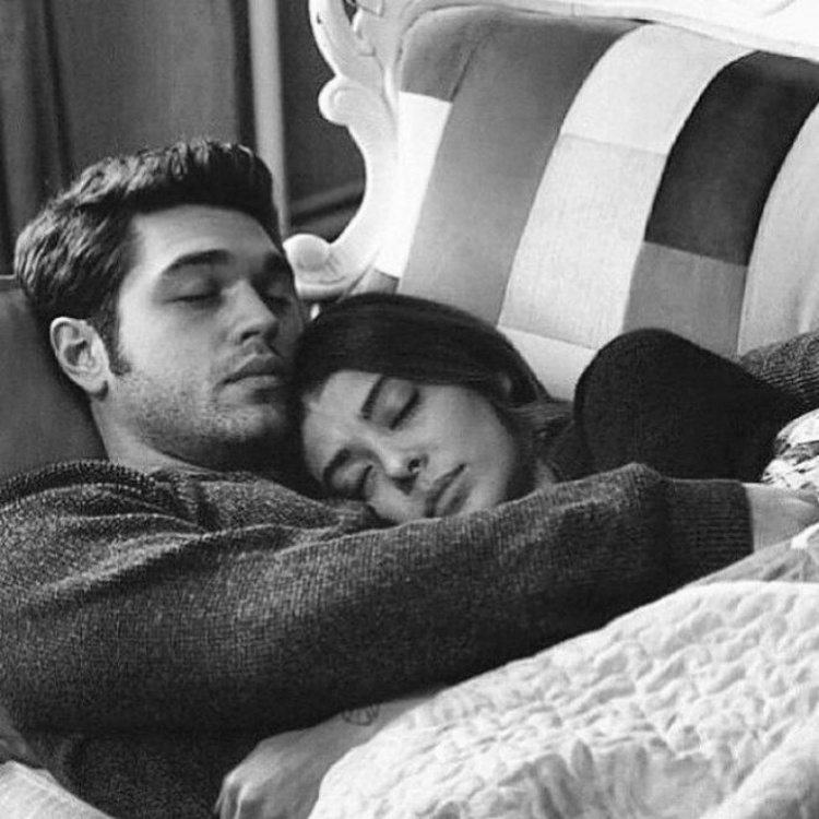 Парень о девушках они есть они. Парень о девушках они есть они. Парень и девушка на улице. Парень о девушках они есть они. Парень и девушка любовь.