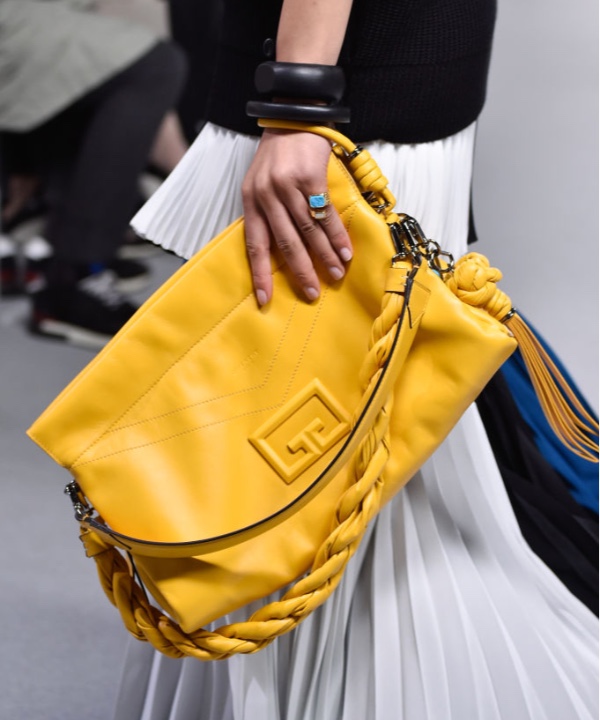 Крупным планом: сумка ID93 Givenchy