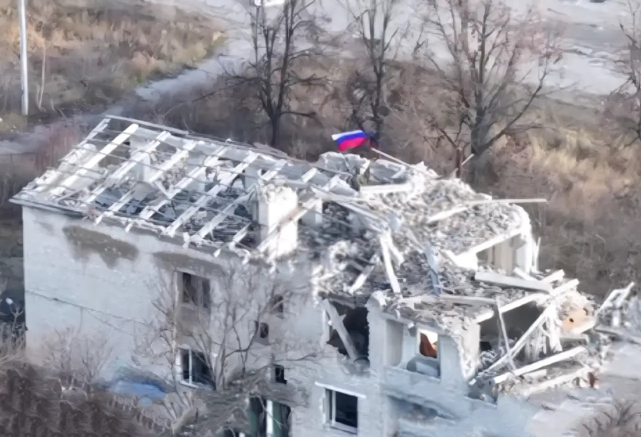 Российский триколор поднят на юге Волчанска