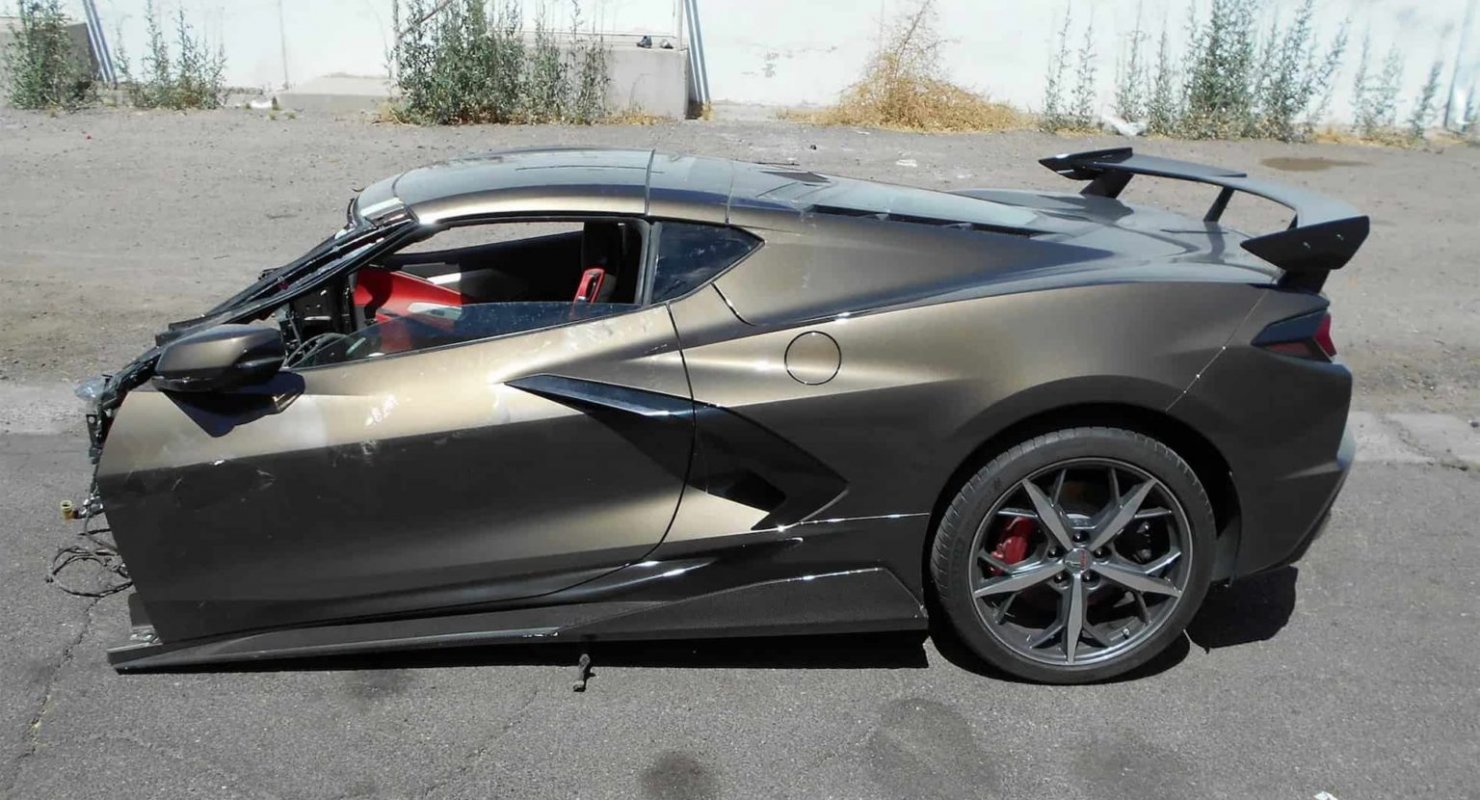 Половину суперкара Chevrolet Corvette C8 продают за 500 тысяч рублей Половину суперкара Chevrolet Corvette C8 продают за 500 тысяч рублей Автомобили