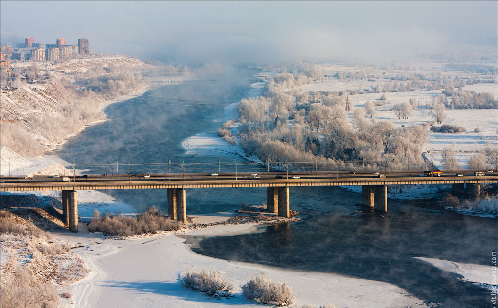 Высотный Красноярск Красноярска, больше, Красноярск, около, берег, почти, более, видно, комплекс, в районе, feelekЖилой, «Перья», и парящий, туман, Енисеем Енисей, Виной, перестал, замерзать, Красноярская, ГЭС При