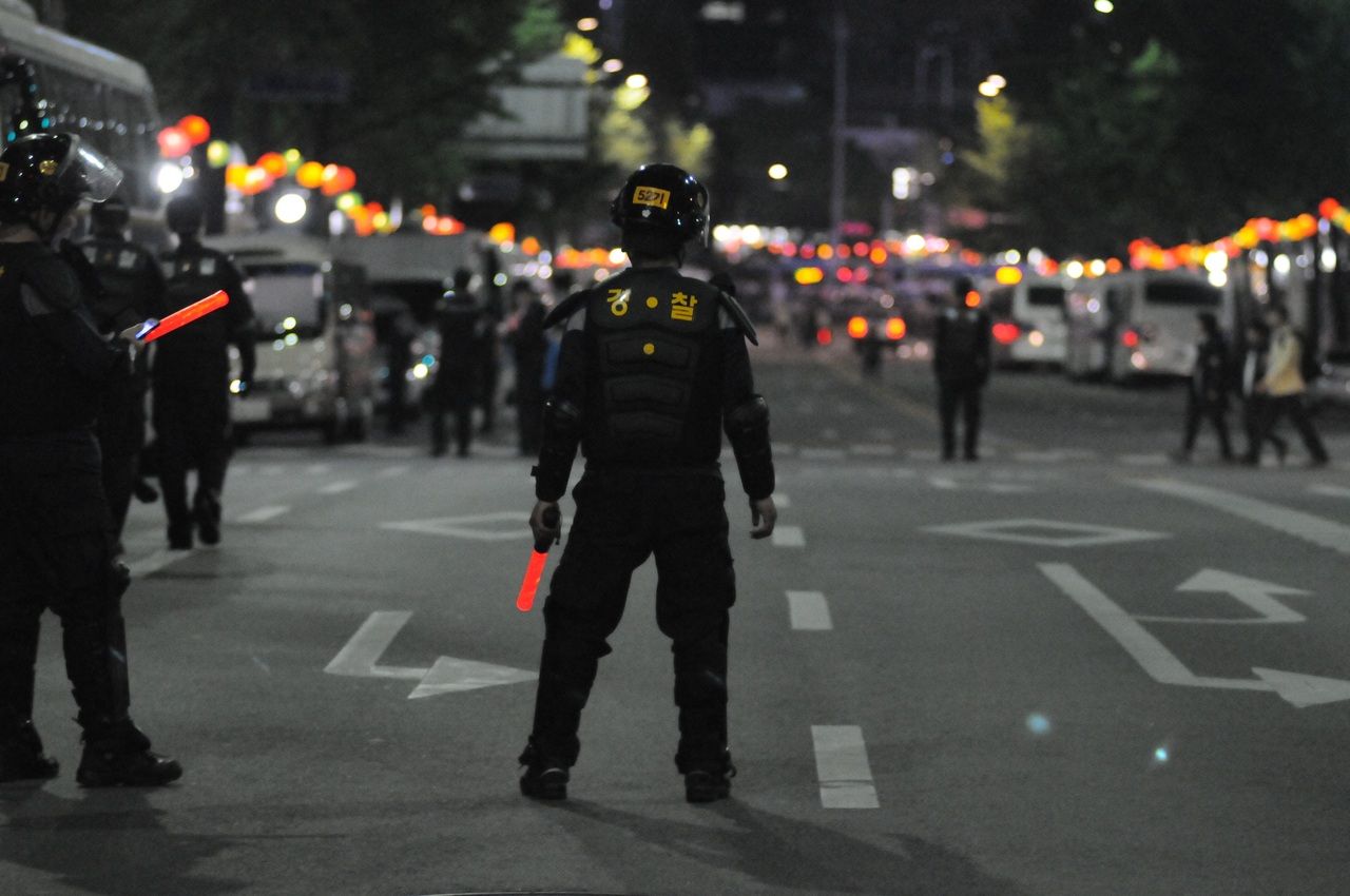 СМИ сообщили о гибели более 50 человек на праздновании Хэллоуина в Сеуле Происшествия