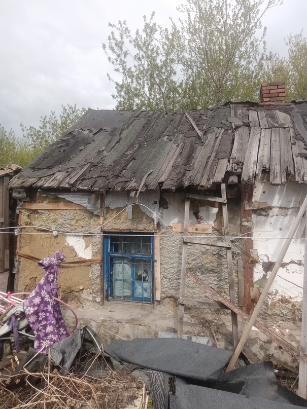 В Челябинской области жена и четверо детей участника СВО живут в избушке-развалюхе