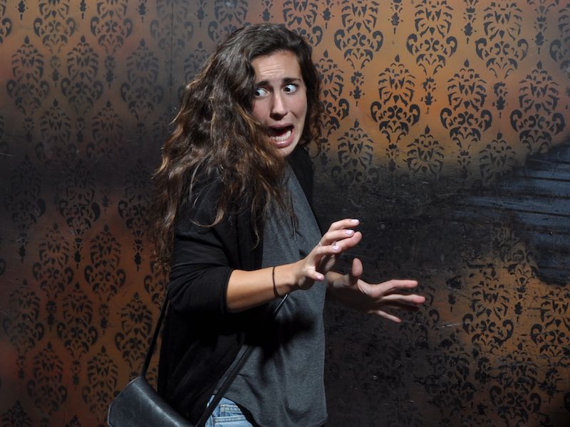 Страшно смешно: 25 эмоциональных фото из комнаты ужасов