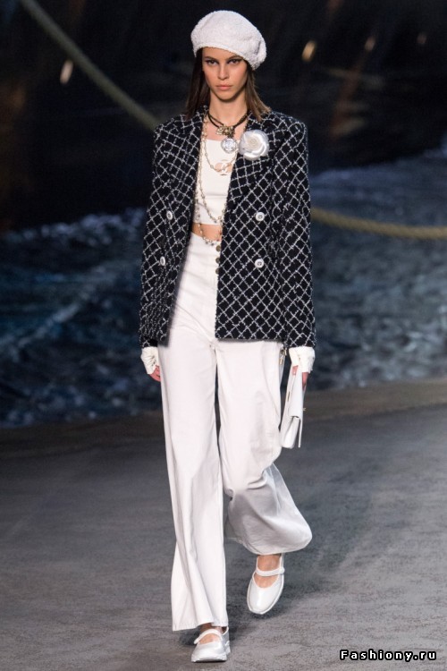 Chanel 2019 круизная коллекция Chanel 2019 круизная коллекция
