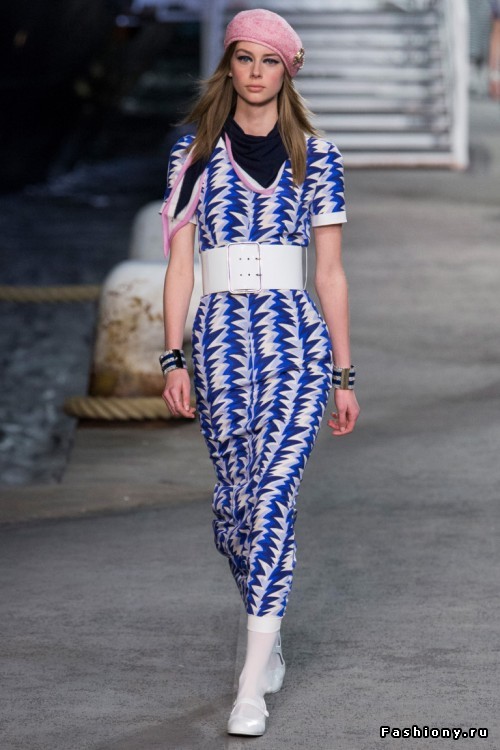 Chanel 2019 круизная коллекция Chanel 2019 круизная коллекция