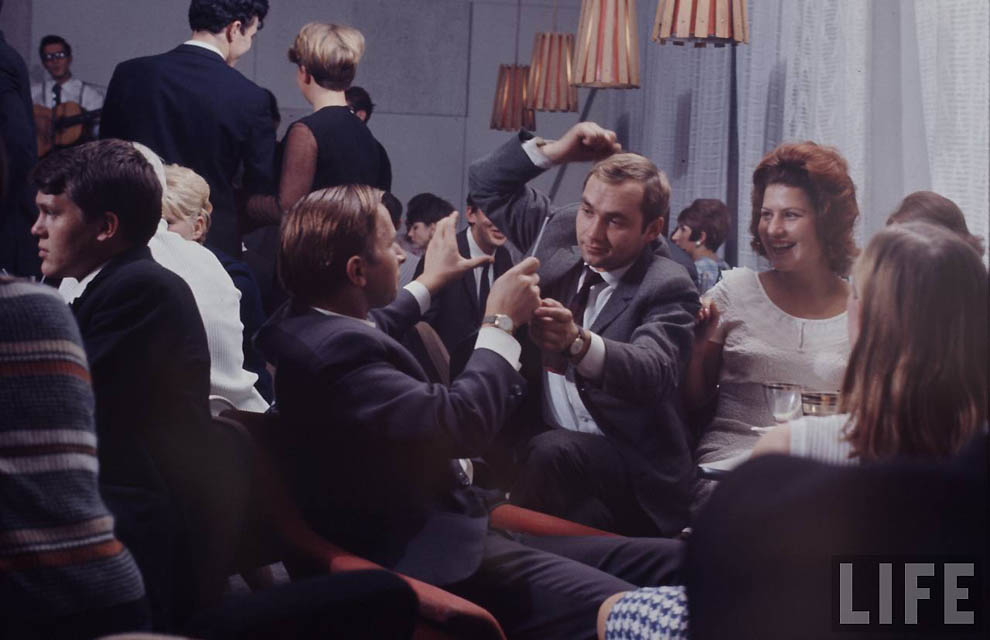 Молодые шестидесятых Молодые шестидесятых