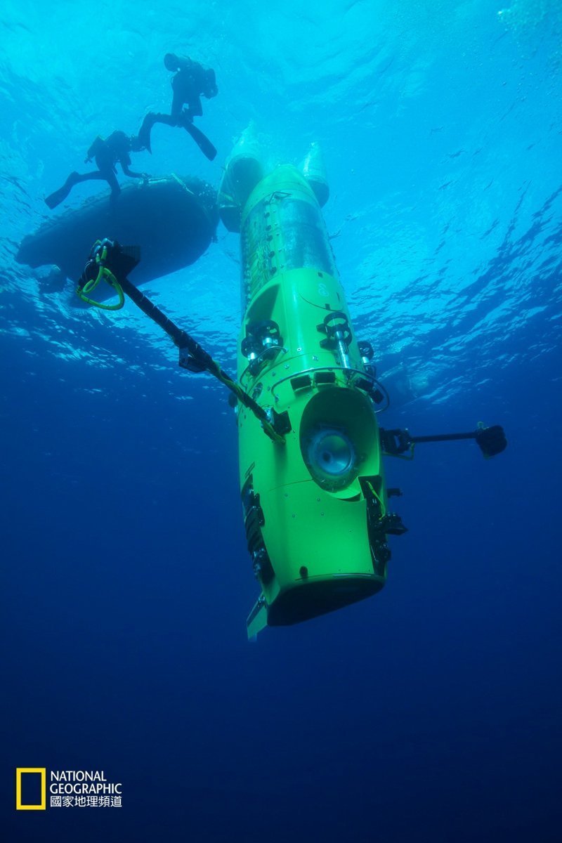 Аппарат Deepsea Challenge опускался на дно со скоростью 3—4 узла батискаф, впадины, загадки, земля, интересное, океан, факты