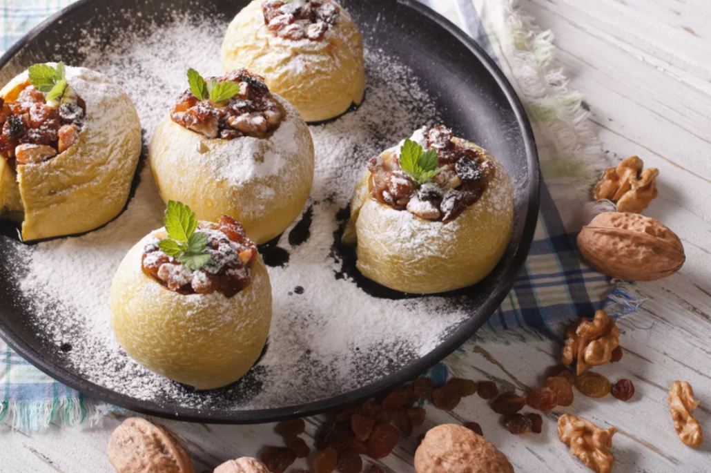 Запеченные яблоки в мультиварке