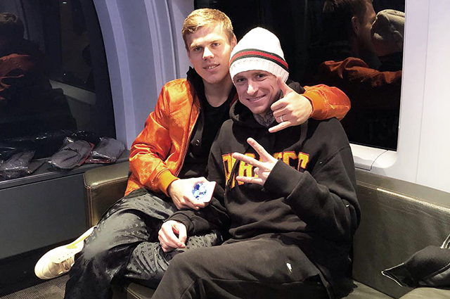 Футболистам Павлу Мамаеву и Александру Кокорину продлили арест новости