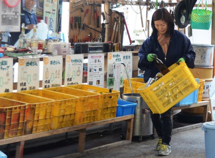 «Мусорные» дни в Японии и почему соседи могут поставить друг другу под дверь их же мусор «Мусорные» дни в Японии и почему соседи могут поставить друг другу под дверь их же мусор Япония