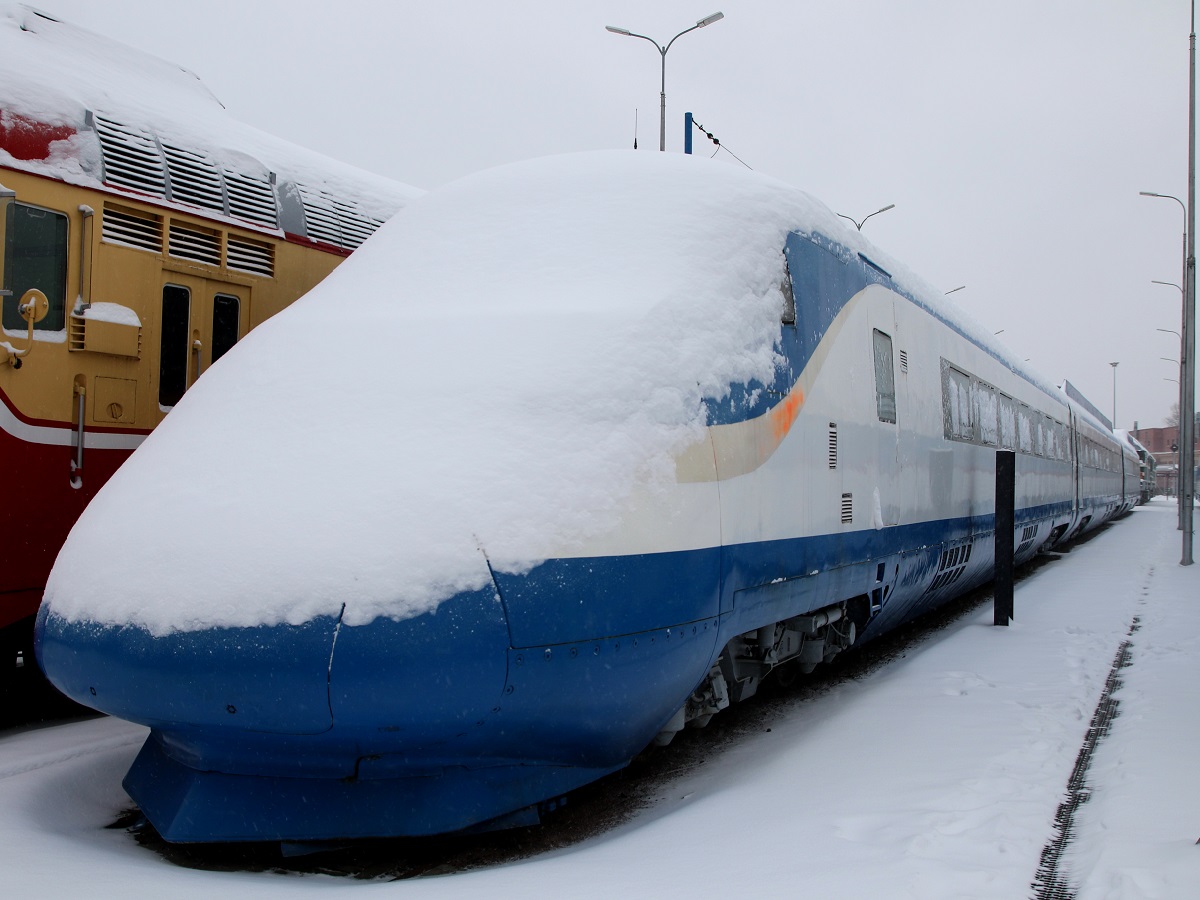 «Орлан» с пассажирами застрял на пути в Екатеринбург из-за снегопада
