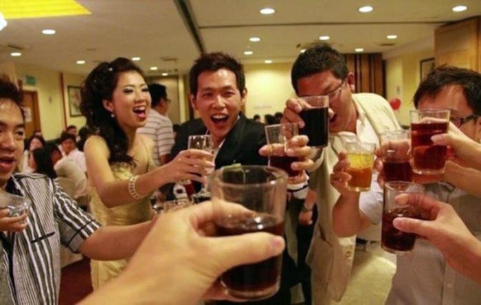 Как пить с китайцами и выжить: 7 правил китайской попойки приколы