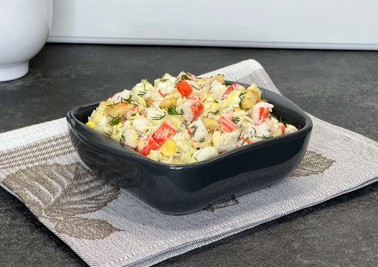 Салат с крабовыми палочками, который порадовал меня отсутствием кукурузы и риса