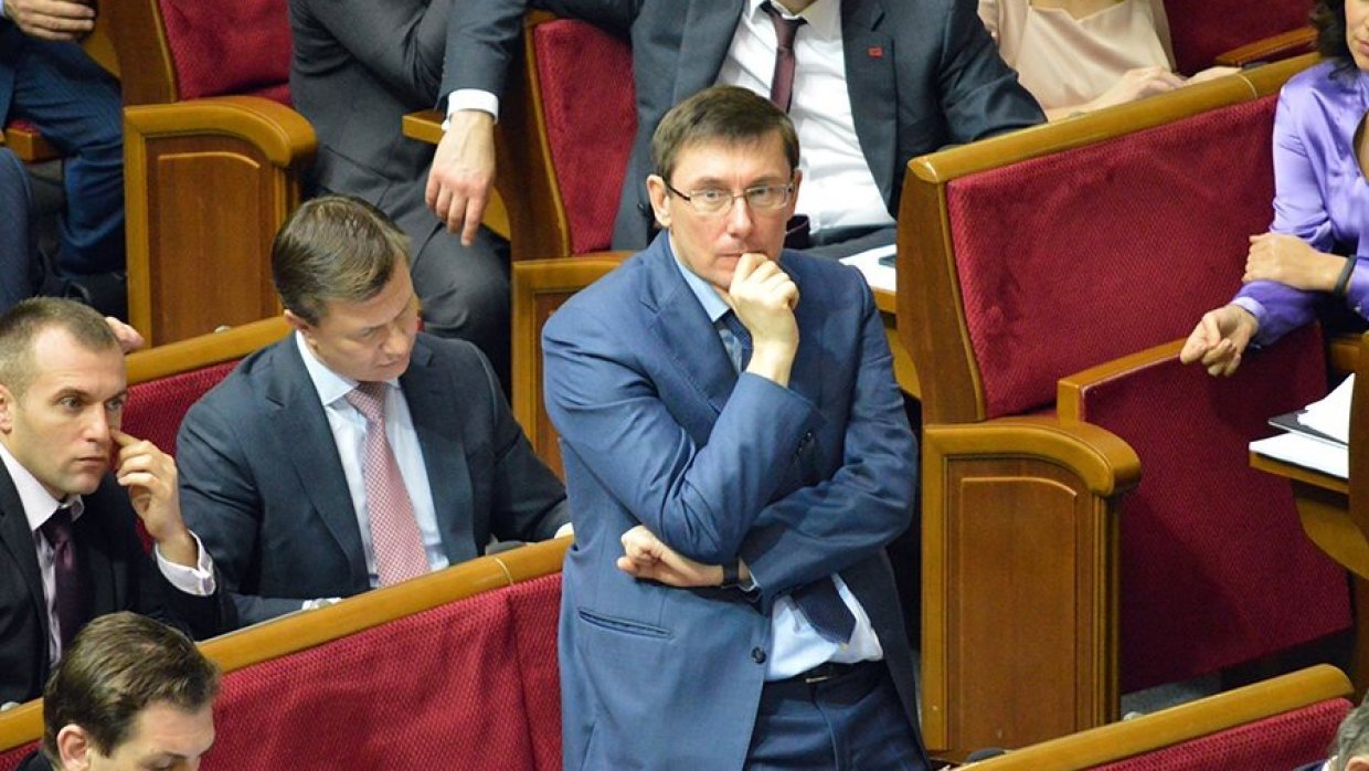 Порошенко не отпустил в отставку генпрокурора Украины