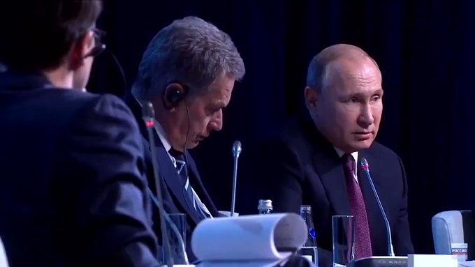 Путину жалко мишек, президент Исландии заговорил по-русски и настырный журналист Bloomberg: Чем запомнился форум по Арктике Путину жалко мишек, президент Исландии заговорил по-русски и настырный журналист Bloomberg: Чем запомнился форум по Арктике геополитика