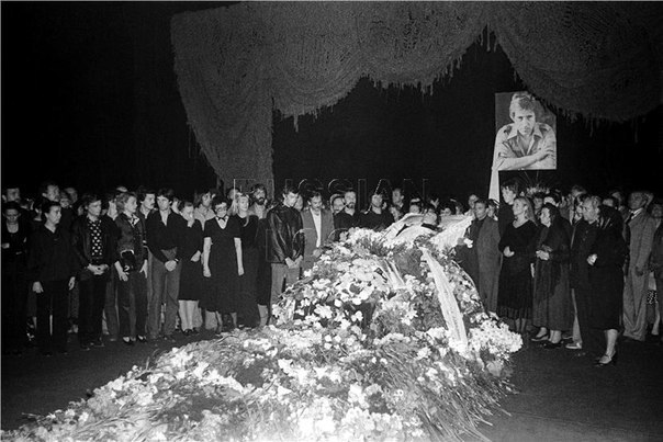 25 июля 1980 года умер Владимир Высоцкий 25 июля 1980 года умер Владимир Высоцкий