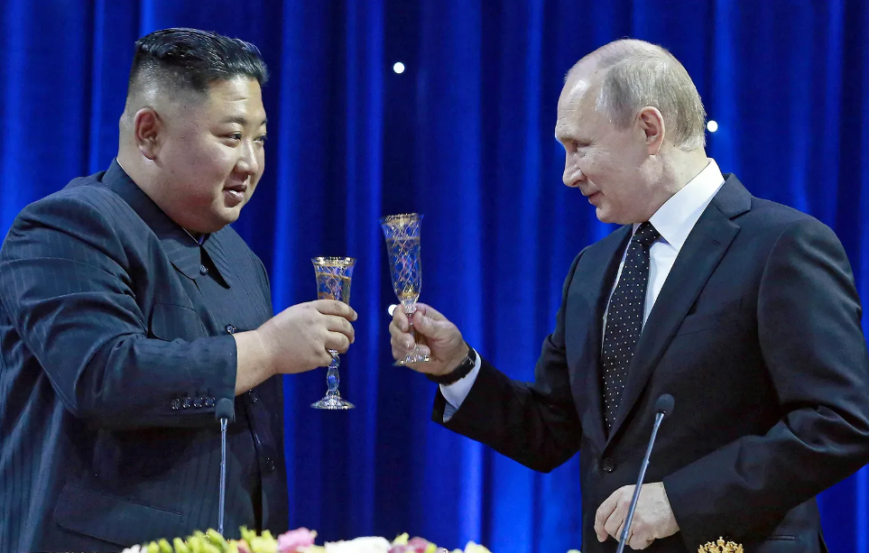 Лидер КНДР - Ким Чен Ын и президент Российской Федерации - Владимир Путин. Фото из открытых источников.