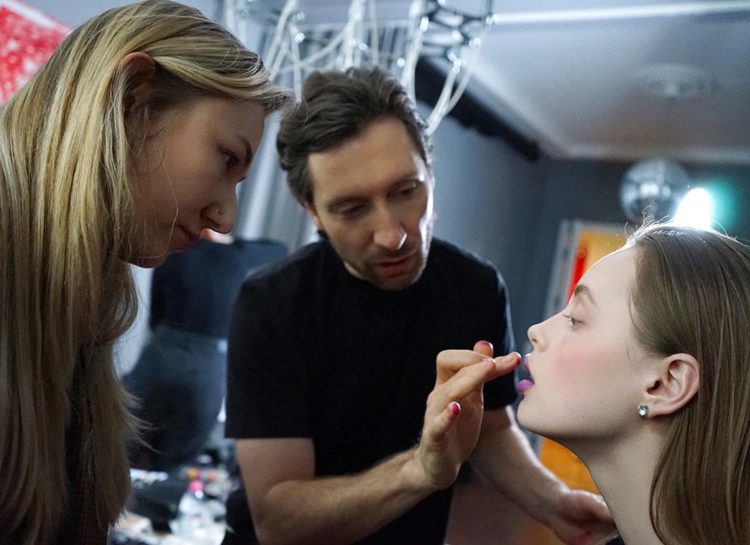 Как сохранить красоту на самоизоляции: 5 советов от визажиста Юрия Столярова Красота,Макияж