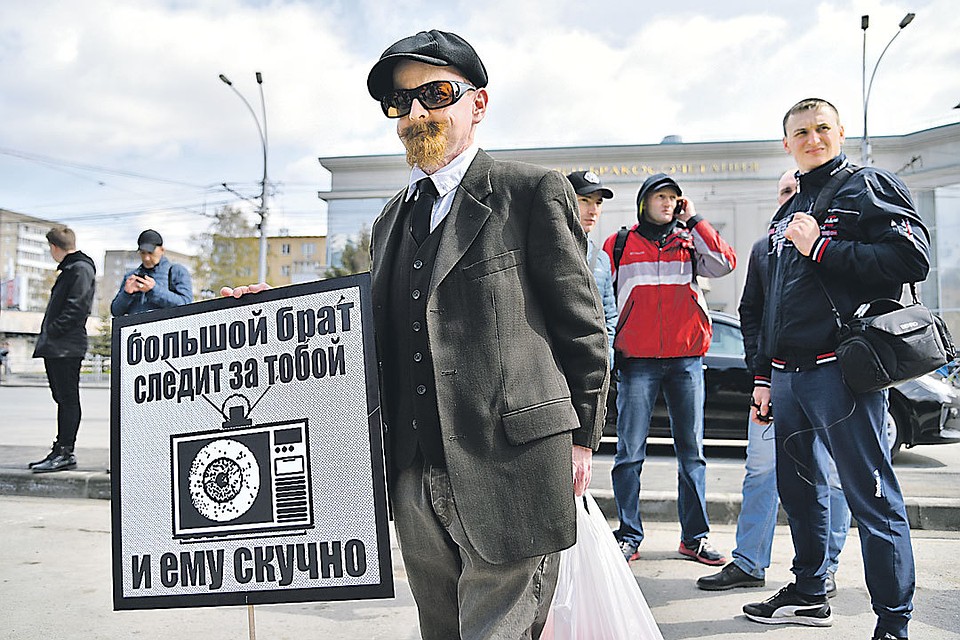 «Политический Нострадамус» Валерий Соловей: Были у народа деньги — терпели чиновников. Теперь их хамство не прощают