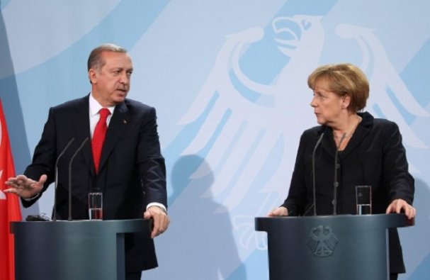 Неистовая Меркель пошла в атаку на Эрдогана