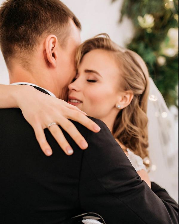 Женя из «Сватов» стала женой и мамой: как выглядит семья актрисы Женя из «Сватов» стала женой и мамой: как выглядит семья актрисы