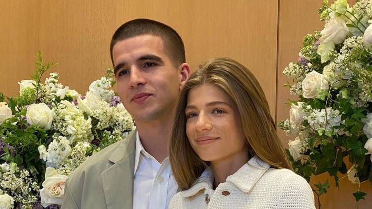 Шесть известных российских пар станут родителями в 2022 году Шесть известных российских пар станут родителями в 2022 году Шоу-бизнес