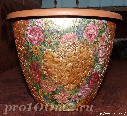 Мозаика из яичной скорлупы. Цветочный горшок