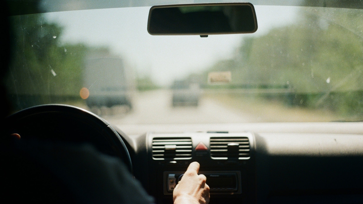 Автоэксперты перечислили раздражающие водителей опции машины