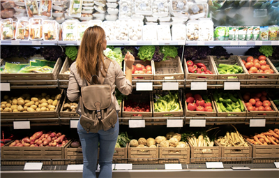 https://www.freepik.com/free-photo/good-looking-woman-standing-front-vegetable-shelves-choosing-what-buy_11450434.htm#query=supermarket&from_query=walmart&position=1&from_view=search