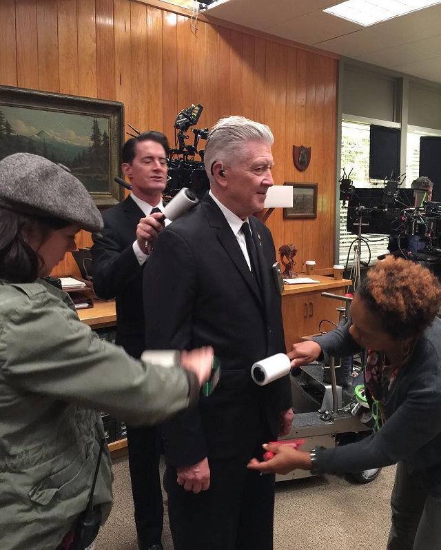 Забавные снимки со съемочных площадок знаменитых сериалов Забавные снимки со съемочных площадок знаменитых сериалов кино и тв,юмор и курьезы