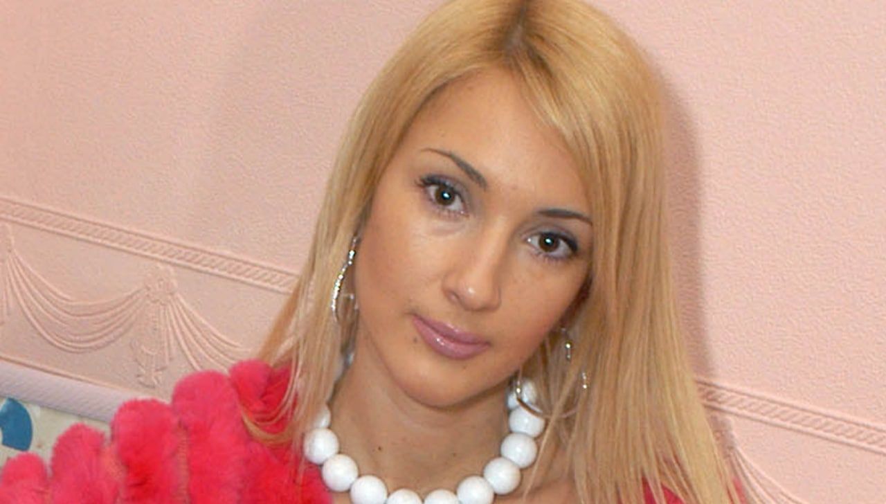Лера Кудрявцева предстала перед публикой без косметики и привычной прически Шоу-бизнес