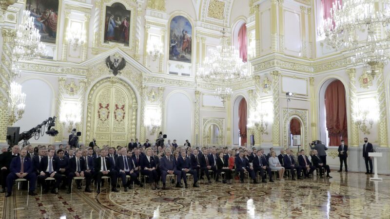 Путин на встрече с сенаторами назвал приоритеты развития России