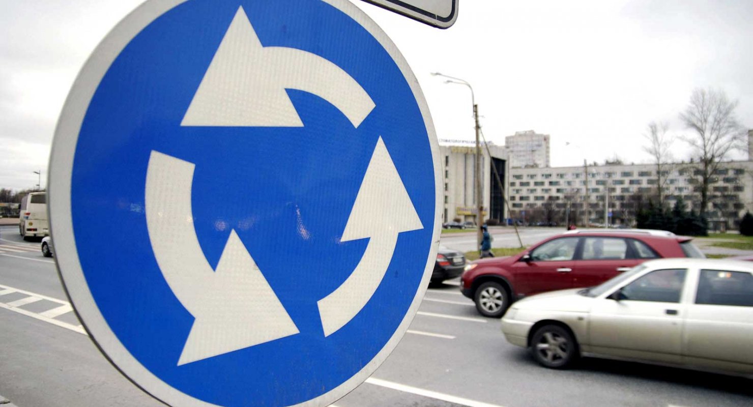 Перекрестки с круговым движением – это общероссийская проблема