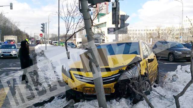 Очевидцы: На юго-востоке Москвы в ДТП пострадали три пешехода