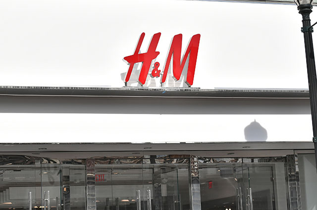 H&amp;M окончательно уходит из России. Магазины временно откроют для финальной распродажи