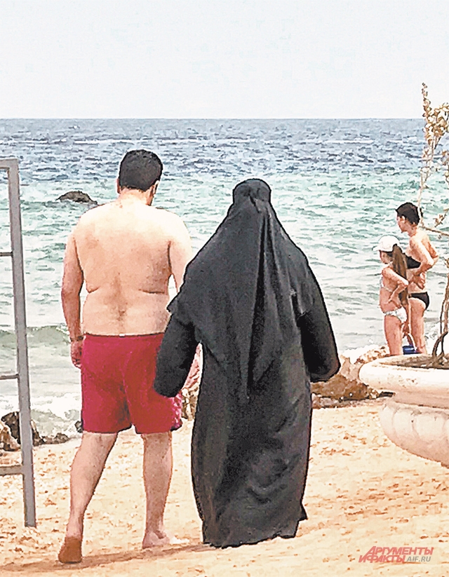 Опасно сейчас ехать в турцию. Египетский пляж смерти. Пьяные в Египте. Таджики на пляже. Опасное ли море в Египте.