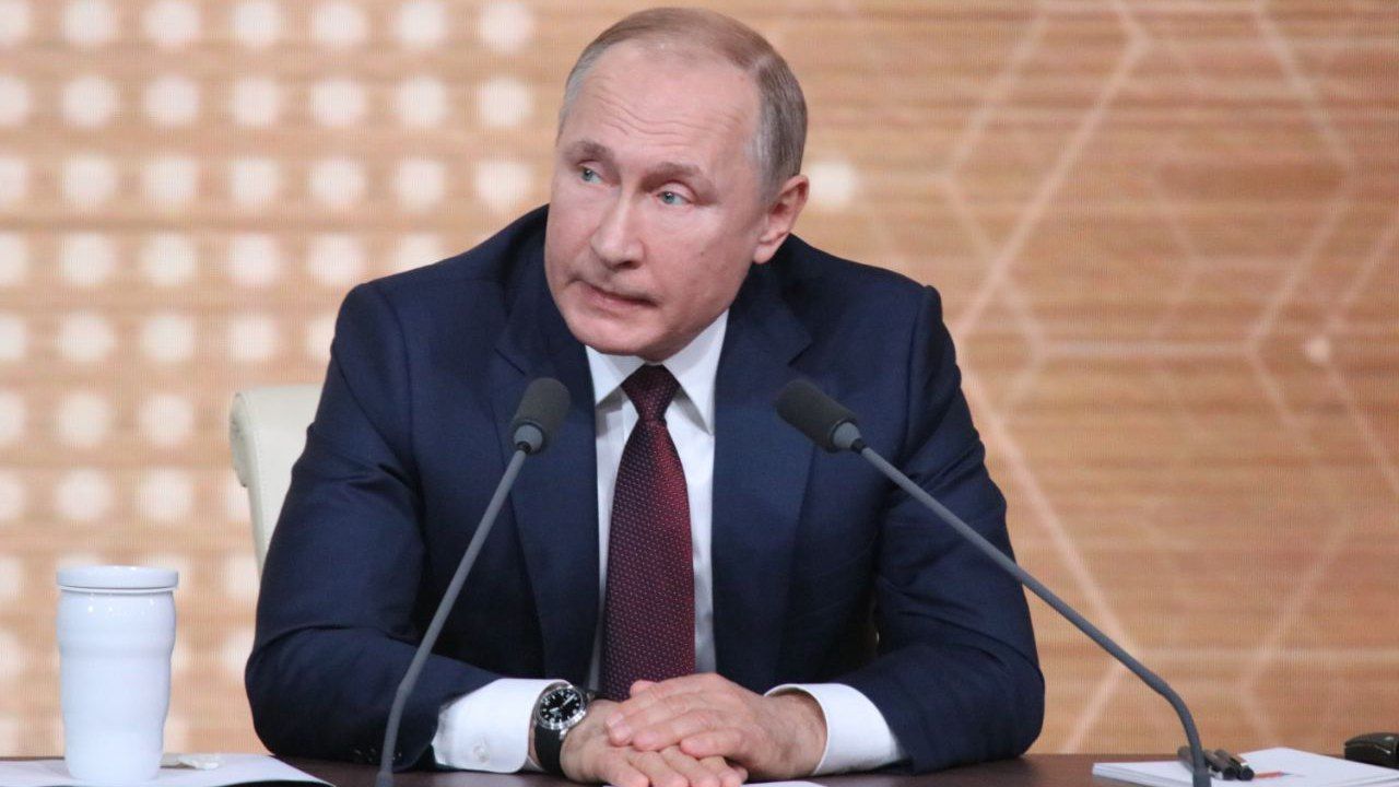 Путин: российские регионы нуждаются в улучшении системы оплаты труда медиков Экономика