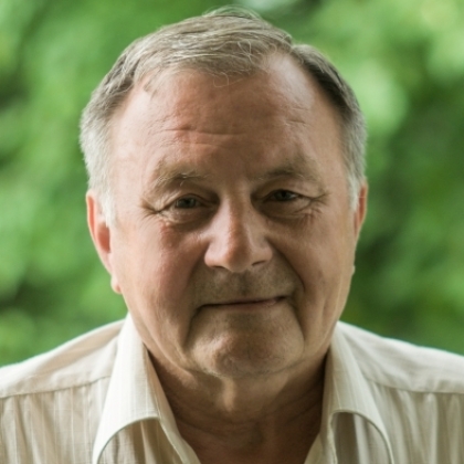 Станислав Тарасов